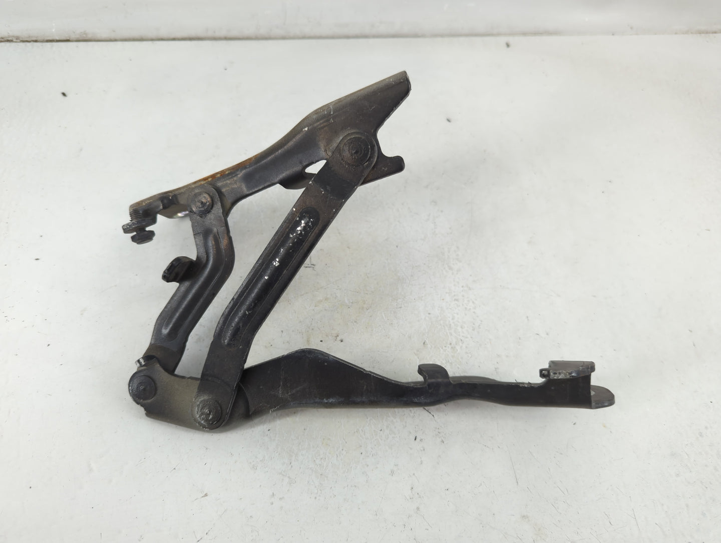 2014 Hyundai Veloster Driver Left Hood Hinge - Oemusedautoparts1.com