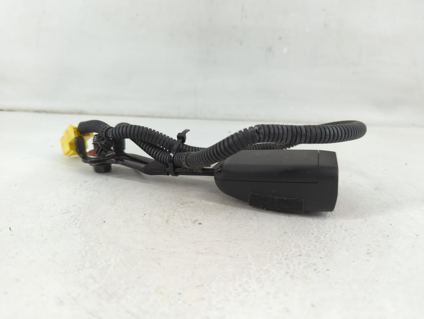 2012-2017 Hyundai Veloster Passenger Front Seatbelt Buckle - Oemusedautoparts1.com