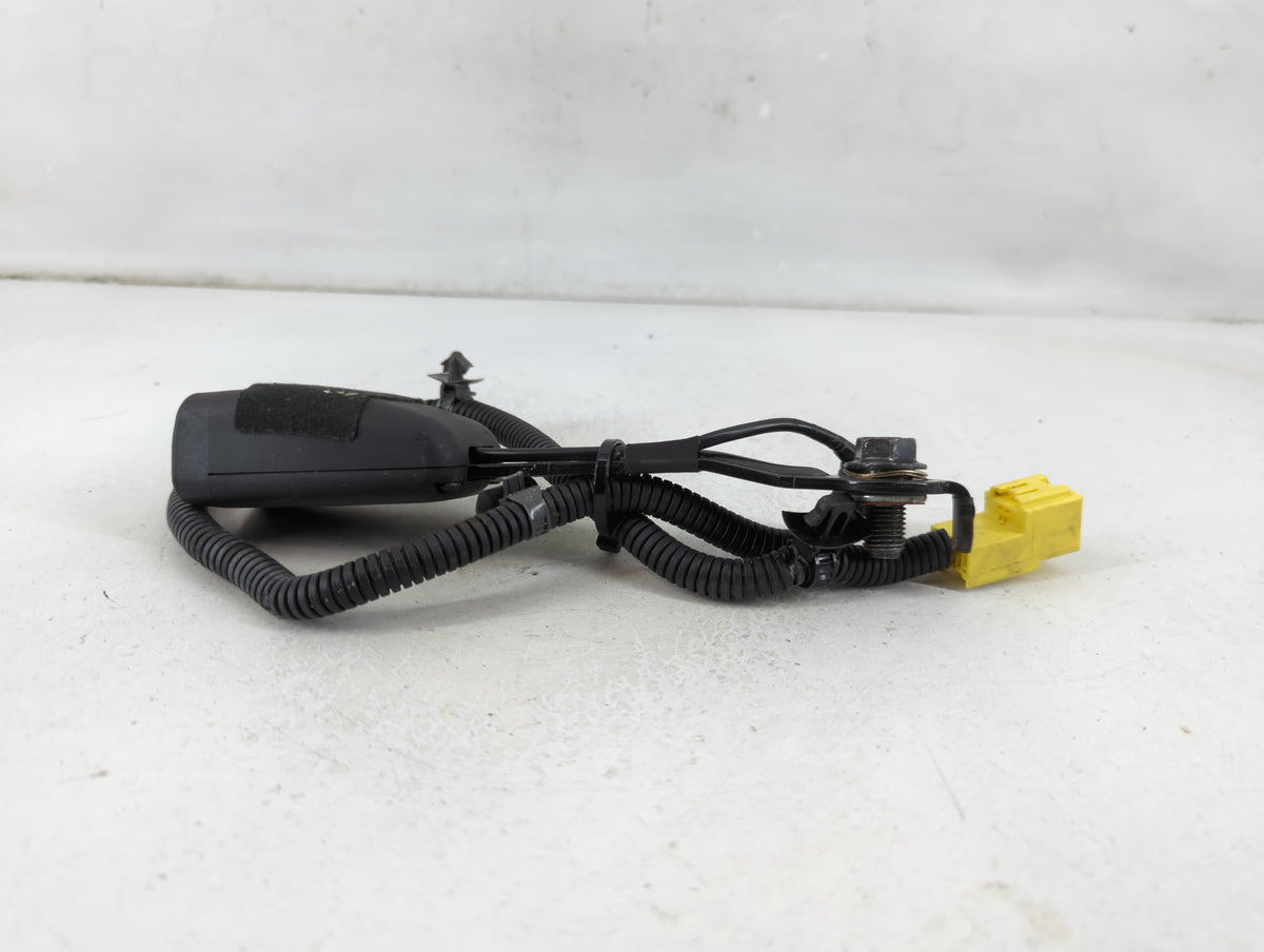 2012-2017 Hyundai Veloster Passenger Front Seatbelt Buckle 984229 - Oemusedautoparts1.com