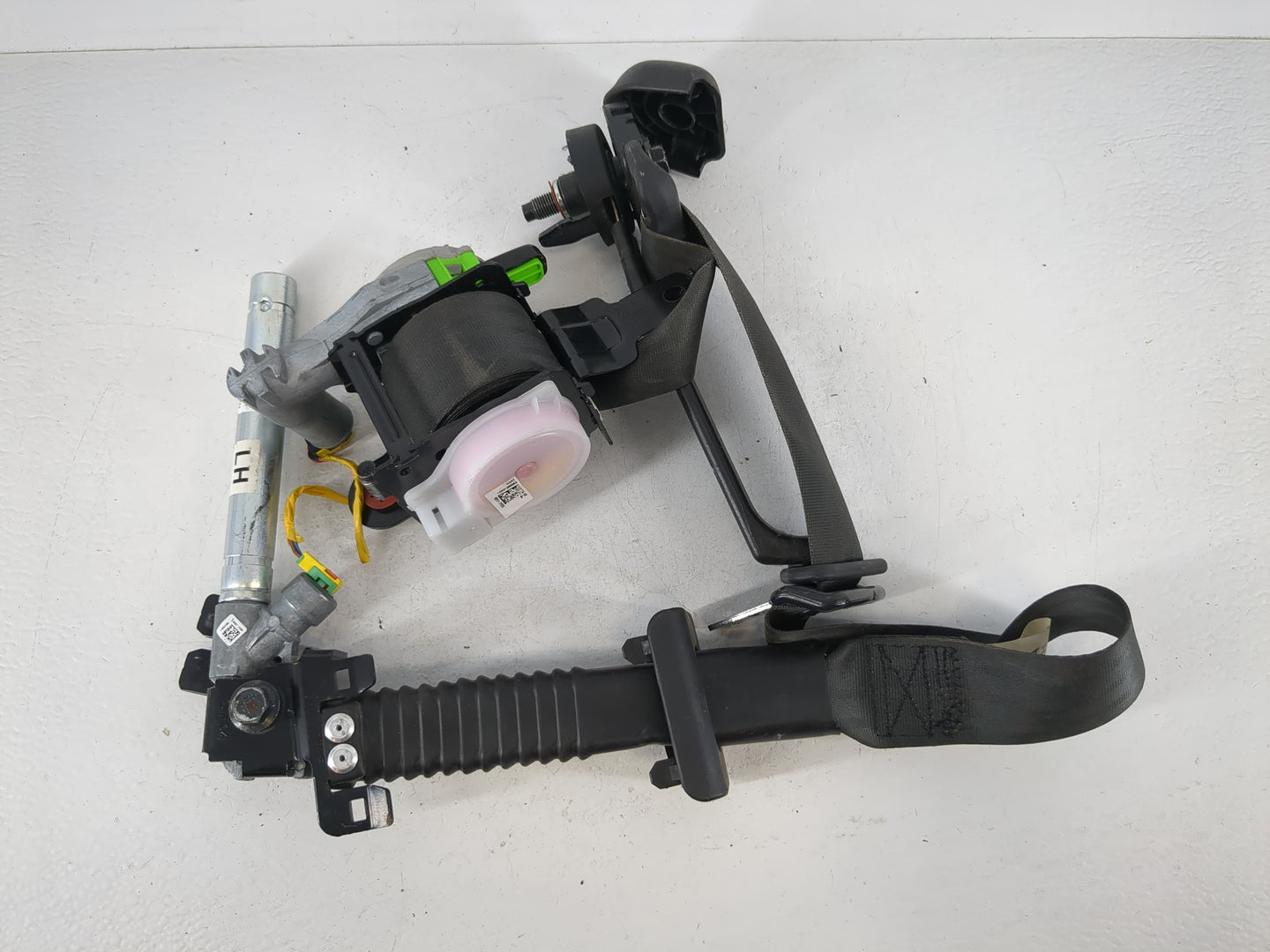 2012-2017 Hyundai Veloster Drvier Front Seatbelt Retractor - Oemusedautoparts1.com