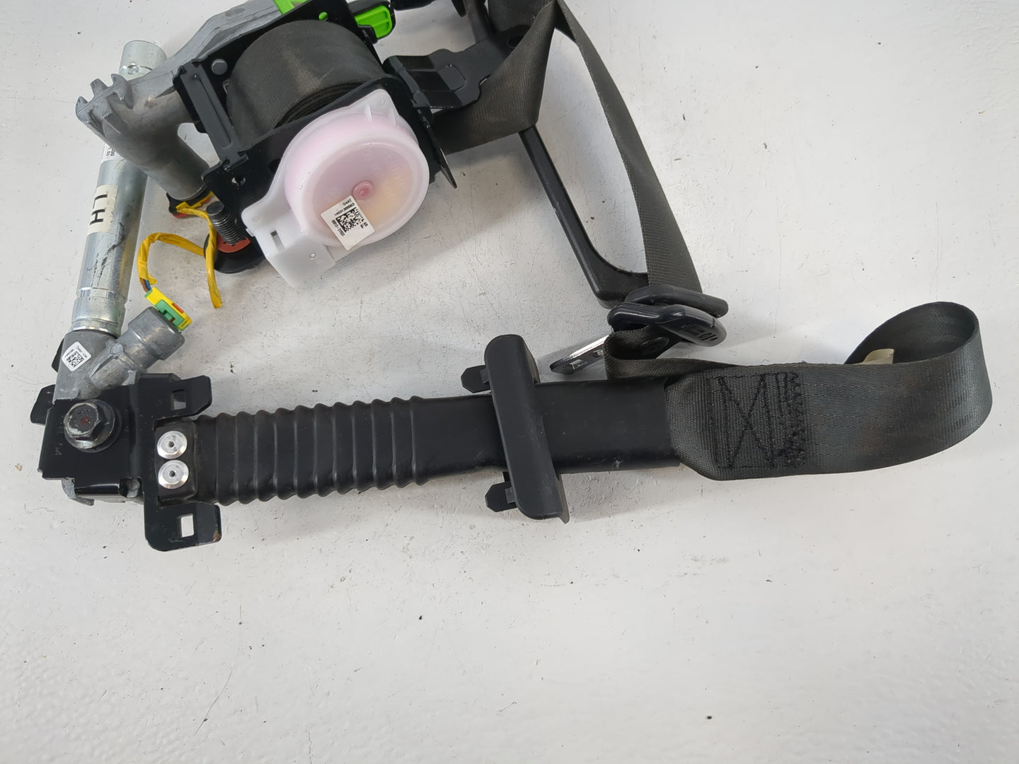 2012-2017 Hyundai Veloster Drvier Front Seatbelt Retractor - Oemusedautoparts1.com
