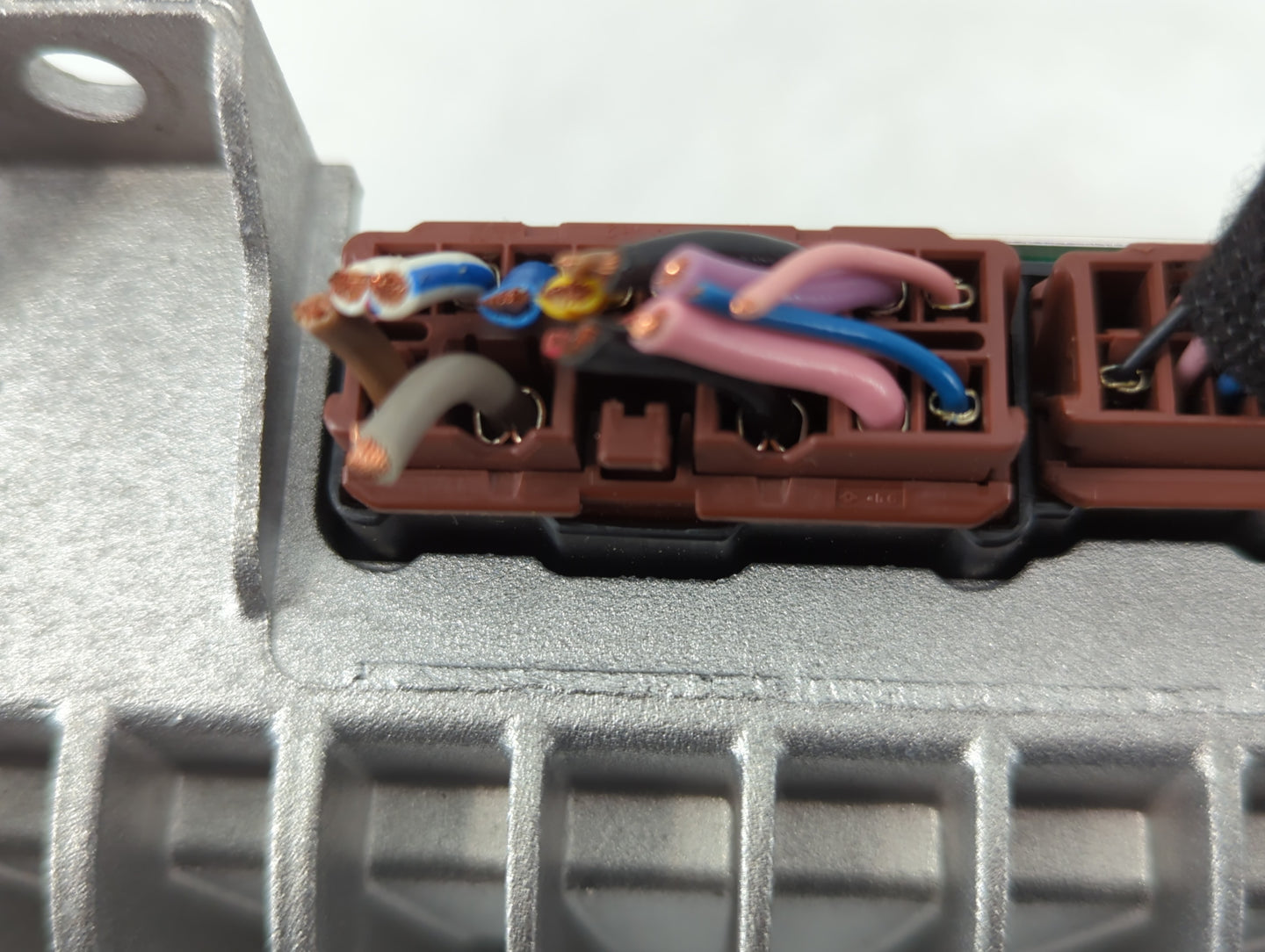 2015-2015 Infiniti Q50 Radio Speaker Amplifier 253914hb3b - Oemusedautoparts1.com
