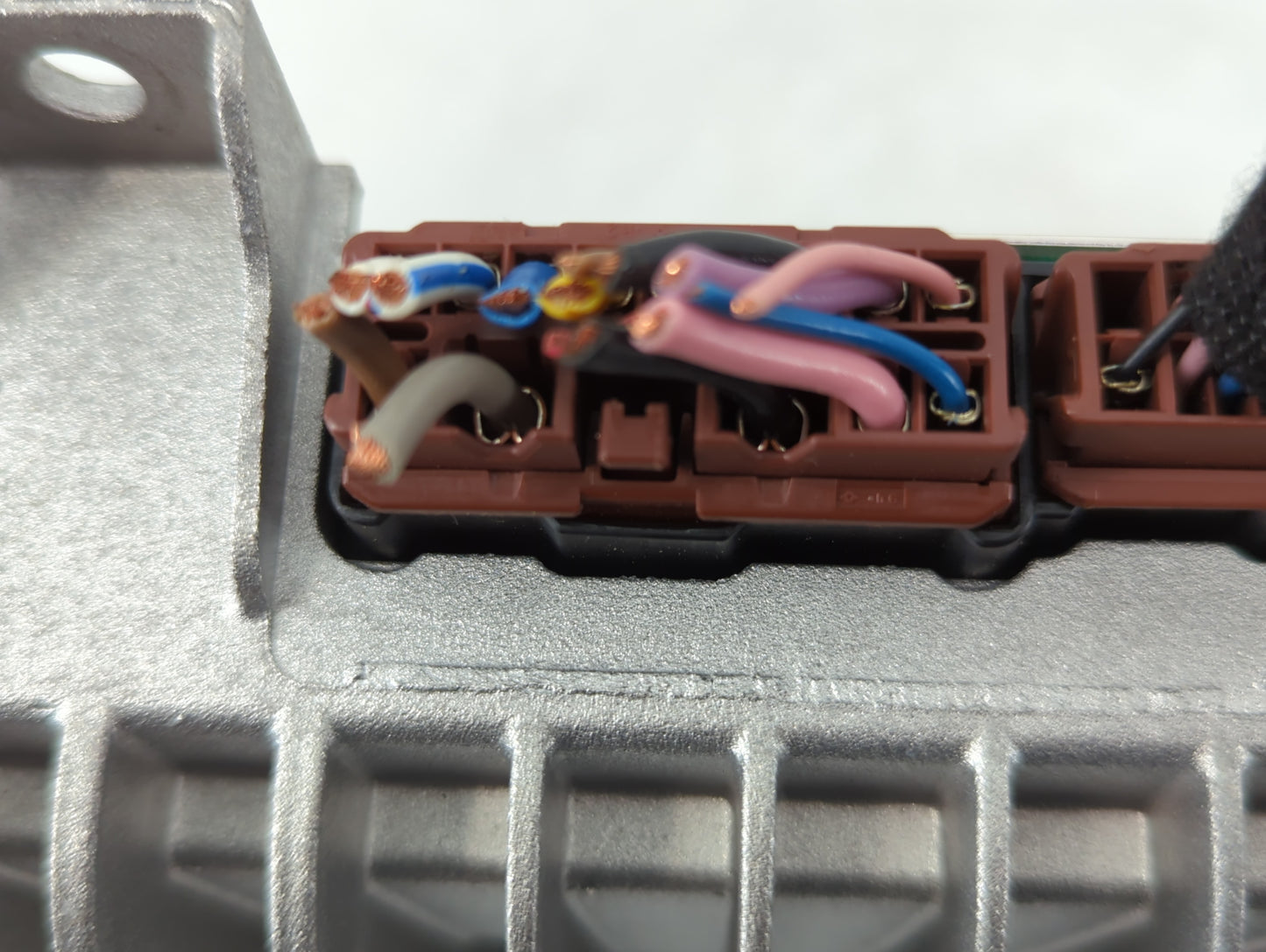 2015-2015 Infiniti Q50 Radio Speaker Amplifier 253914hb3b - Oemusedautoparts1.com