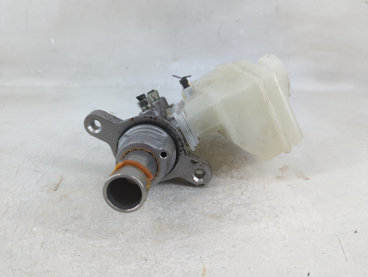 2014-2020 Infiniti Q50 Brake Master Cylinder 1208690 - Oemusedautoparts1.com