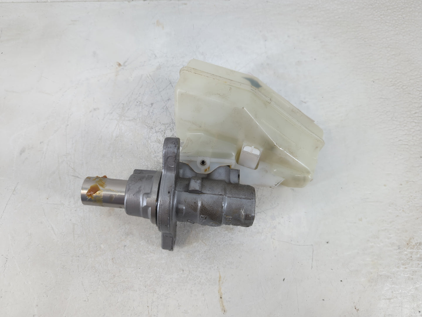 2014-2020 Infiniti Q50 Brake Master Cylinder 1208690 - Oemusedautoparts1.com