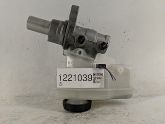compare product 2014-2020 Infiniti Q50 Brake Master Cylinder 1221039