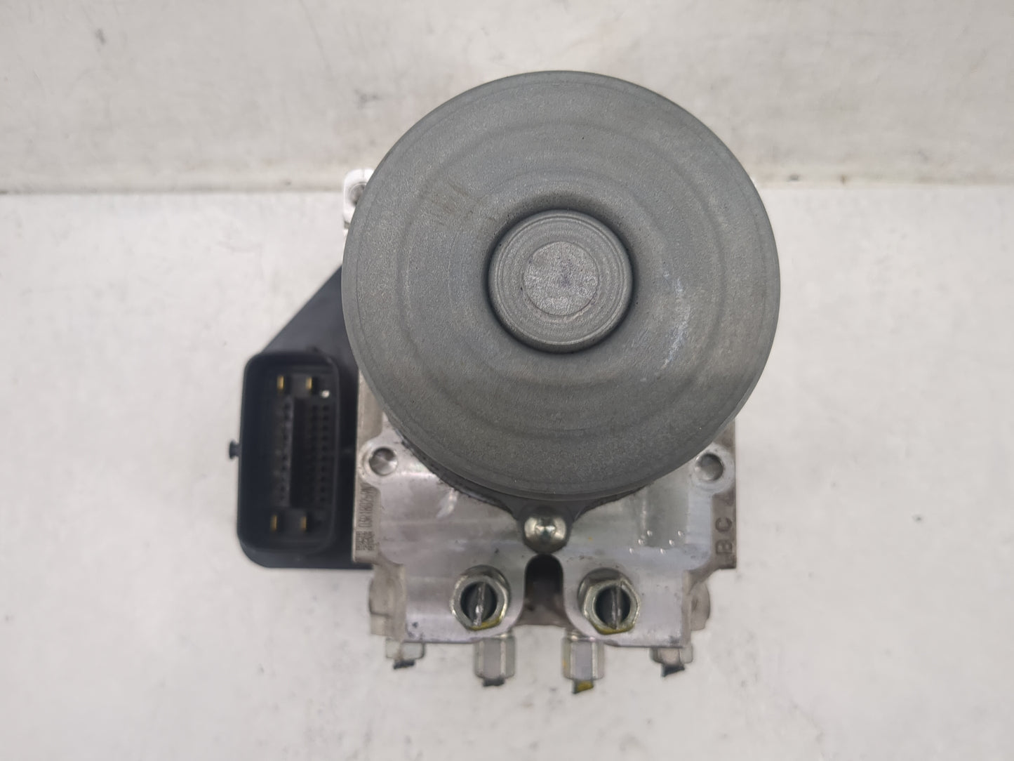 2014-2015 Infiniti Q50 ABS Pump Control Module Replacement P/N:47660 4GB1A 133800-5790 Fits Fits 2014 2015 OEM Used Auto Par