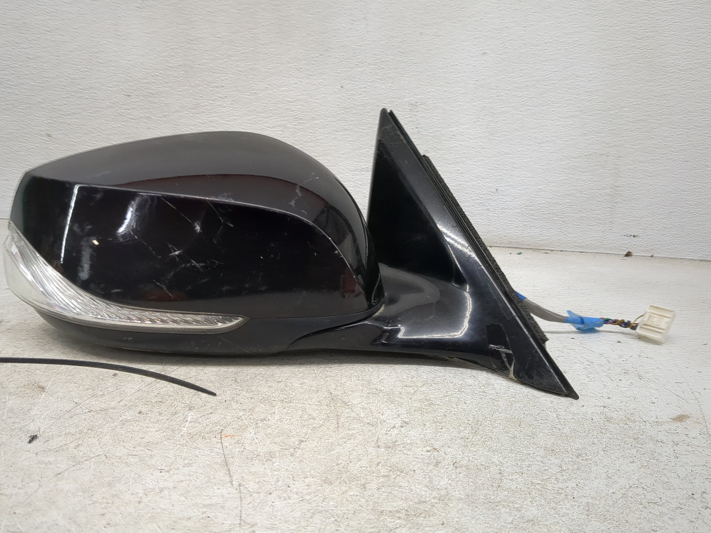 2014-2020 Infiniti Q50 Passenger Side View Mirror - Right Door Mirror OEM Used - Oemusedautoparts1.com