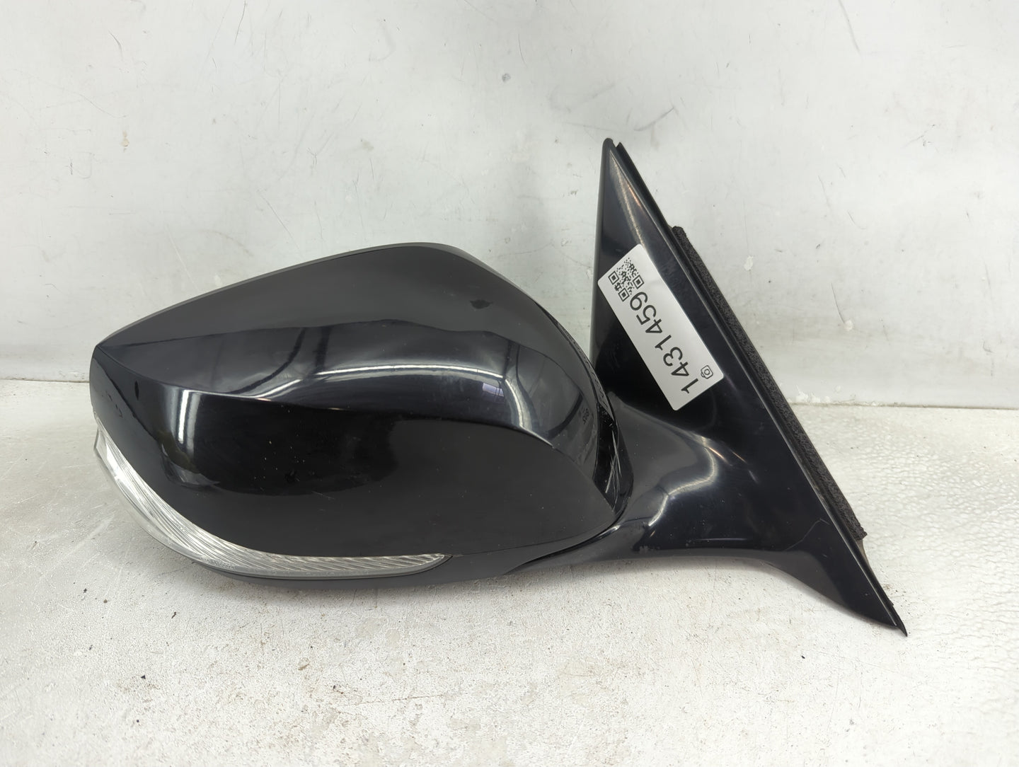 2014-2020 Infiniti Q50 Passenger Side View Mirror - Right Door Mirror OEM Used - Oemusedautoparts1.com