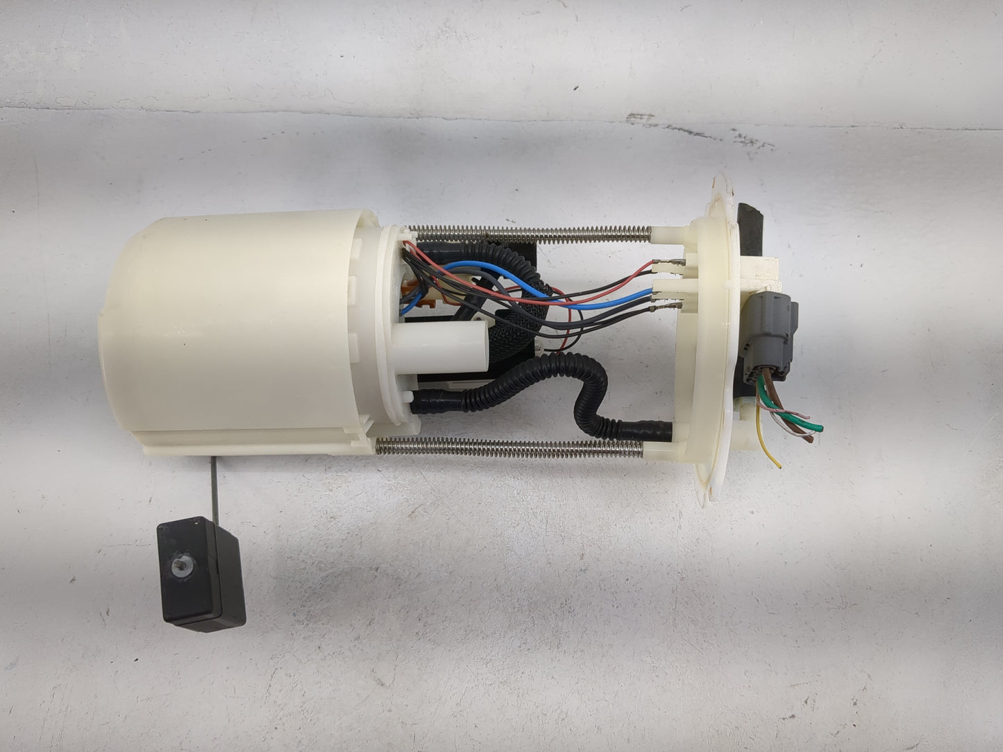 2014-2015 Infiniti Q50 Electrical Gas Fuel Pump Assembly - Oemusedautoparts1.com