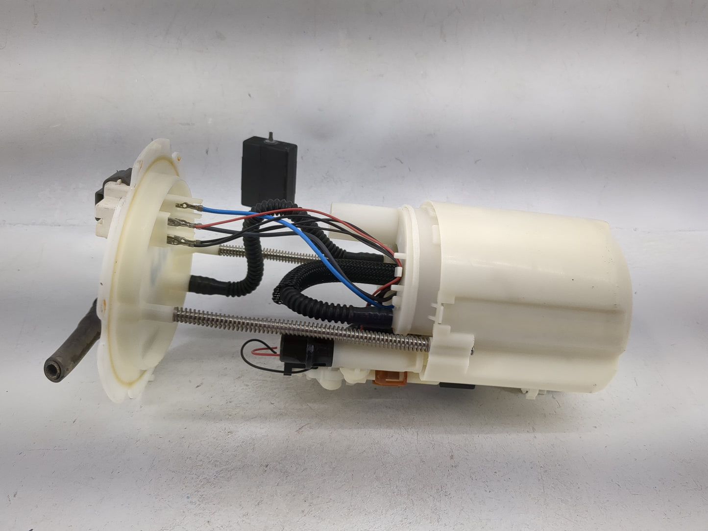 2014-2015 Infiniti Q50 Electrical Gas Fuel Pump Assembly - Oemusedautoparts1.com
