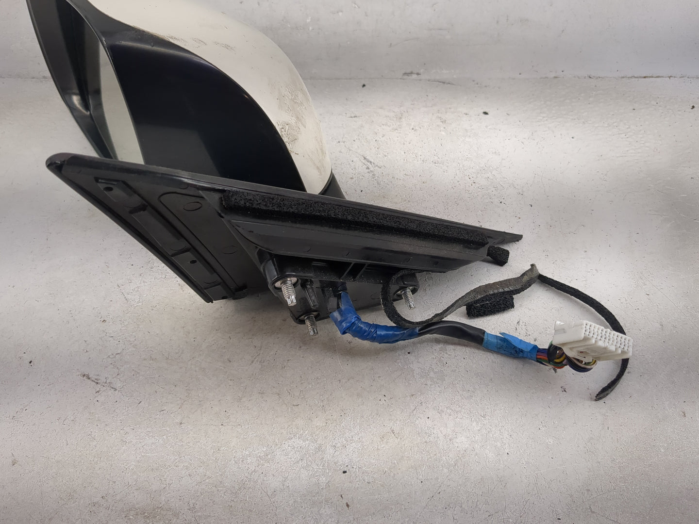 2014-2020 Infiniti Q50 Driver Side View Mirror - Left Door Mirror OEM Used - Oemusedautoparts1.com