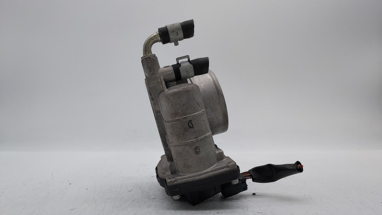 2014-2018 Infiniti Q50 Throttle Body P/N:RME60-12 526-02 Fits OEM Used Auto Parts - Oemusedautoparts1.com