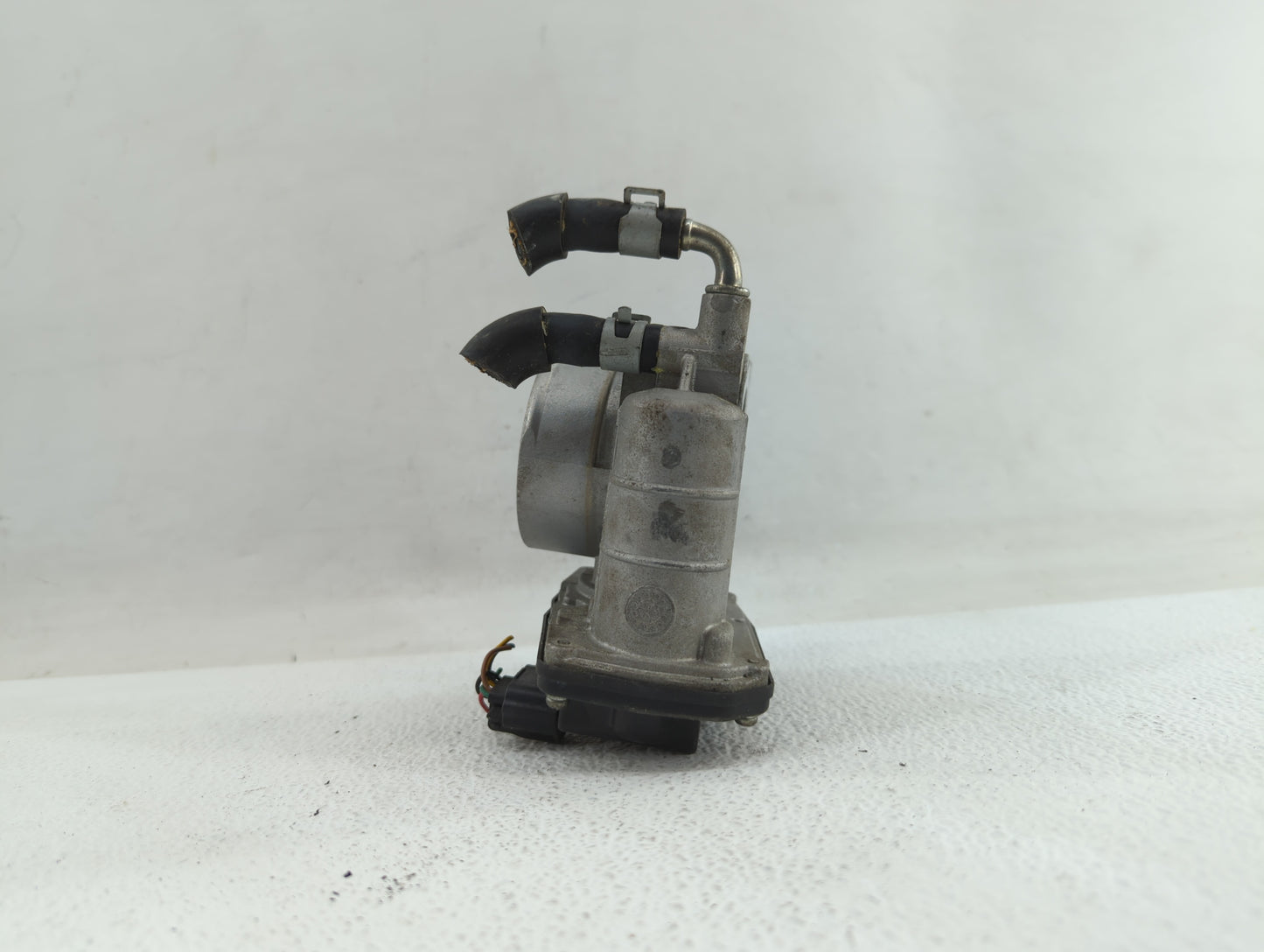 2014-2018 Infiniti Q50 Throttle Body P/N:RME60-12 526-02 Fits OEM Used Auto Parts - Oemusedautoparts1.com