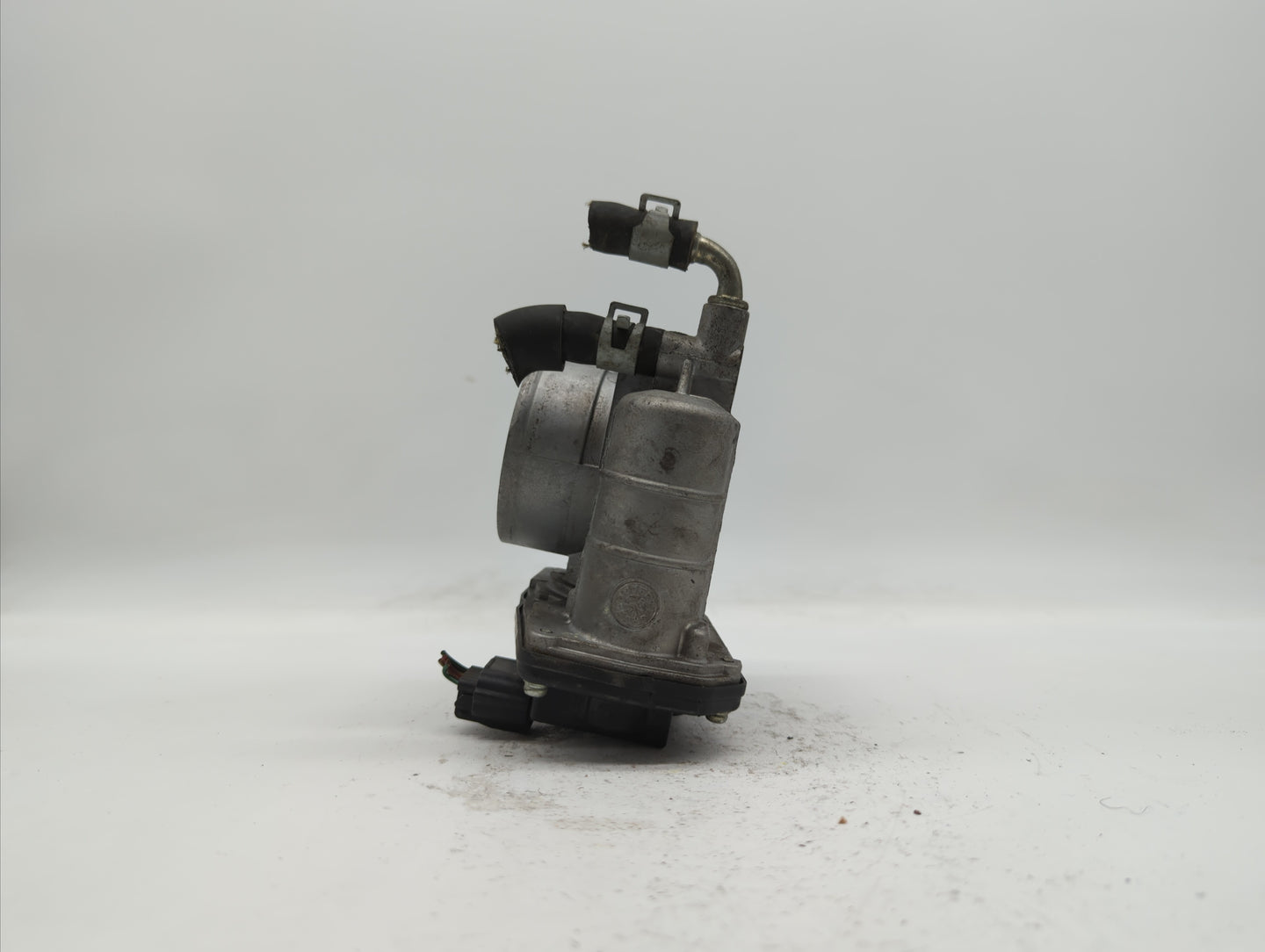 2014-2018 Infiniti Q50 Throttle Body P/N:RME60-12 526-02 Fits OEM Used Auto Parts - Oemusedautoparts1.com