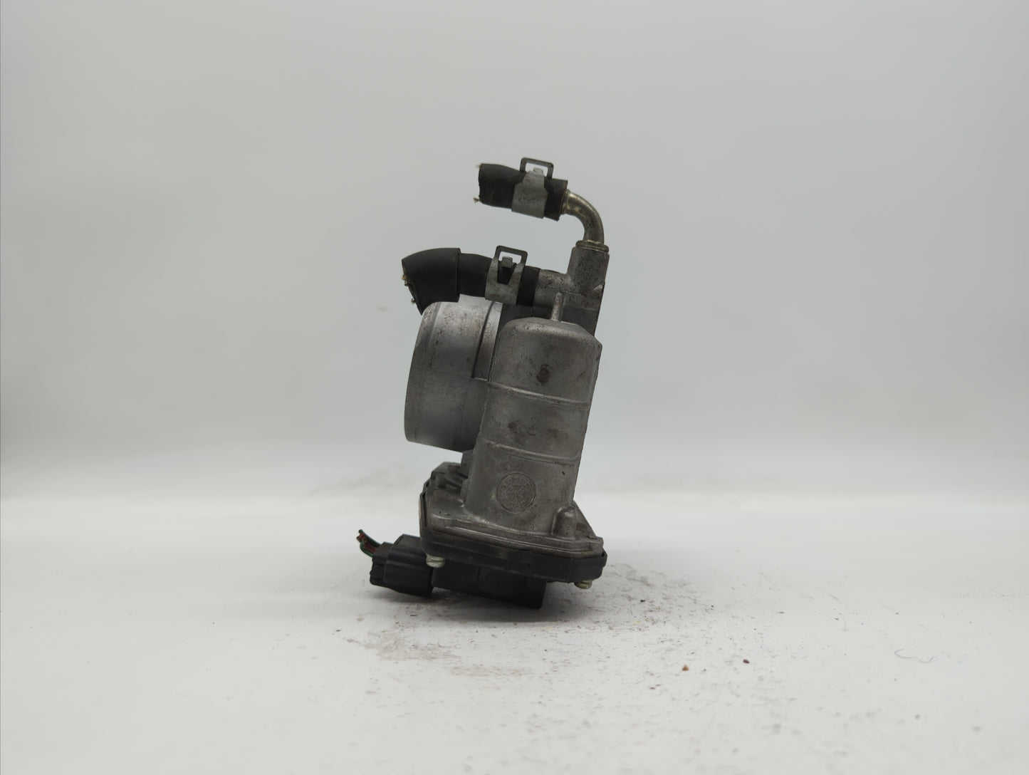 2014-2018 Infiniti Q50 Throttle Body P/N:RME60-12 526-02 Fits OEM Used Auto Parts - Oemusedautoparts1.com
