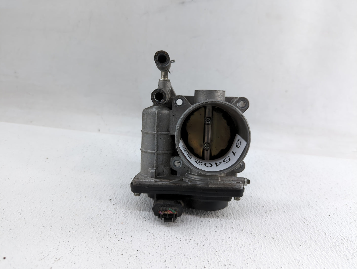 2014-2018 Infiniti Q50 Throttle Body P/N:RME60-12 526-02 Fits OEM Used Auto Parts - Oemusedautoparts1.com