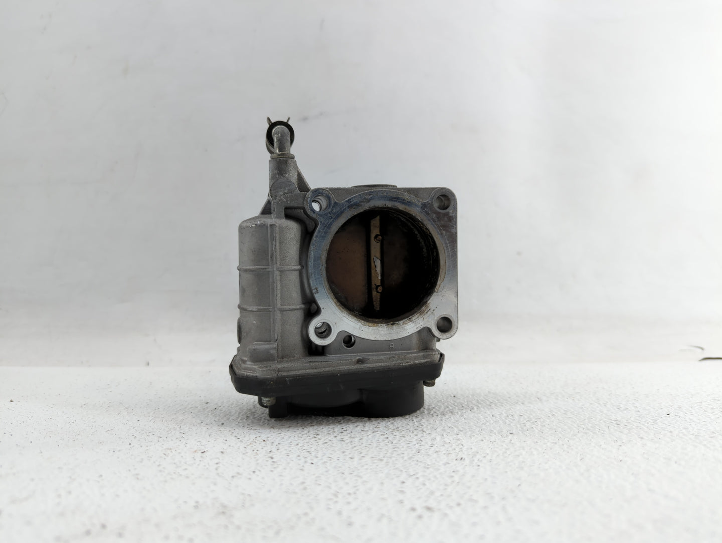 2014-2018 Infiniti Q50 Throttle Body P/N:RME60-12 526-02 Fits OEM Used Auto Parts - Oemusedautoparts1.com