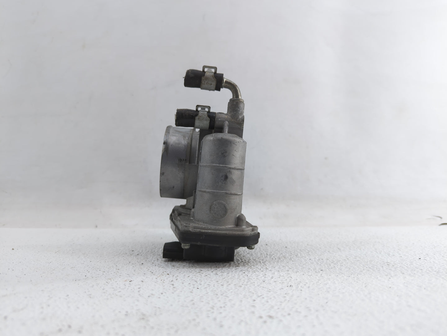 2014-2018 Infiniti Q50 Throttle Body P/N:RME60-12 526-02 Fits OEM Used Auto Parts - Oemusedautoparts1.com