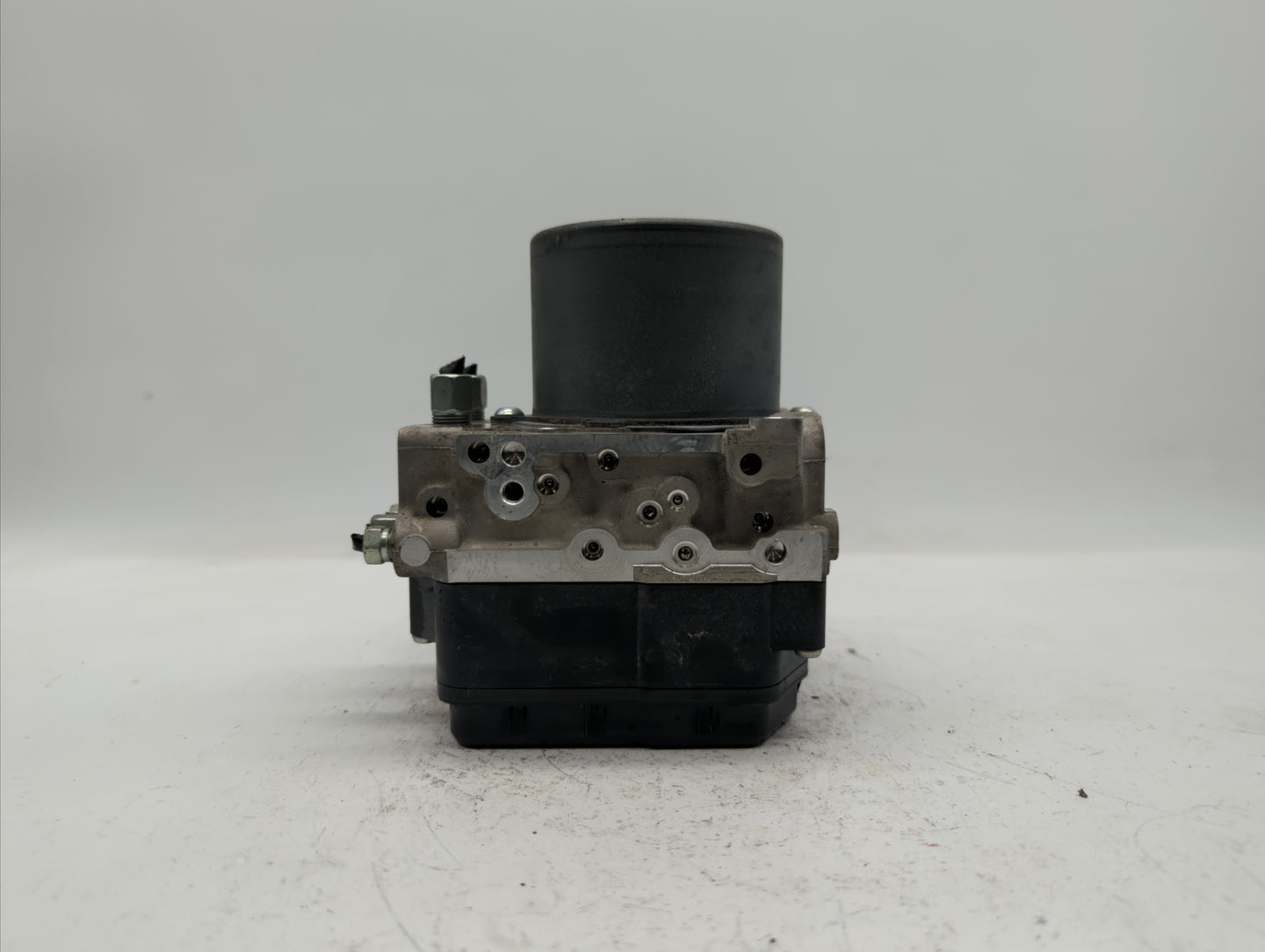 2014-2015 Infiniti Q50 ABS Pump Control Module Replacement P/N:47660 4GE1D Fits Fits 2014 2015 OEM Used Auto Parts - Oemused