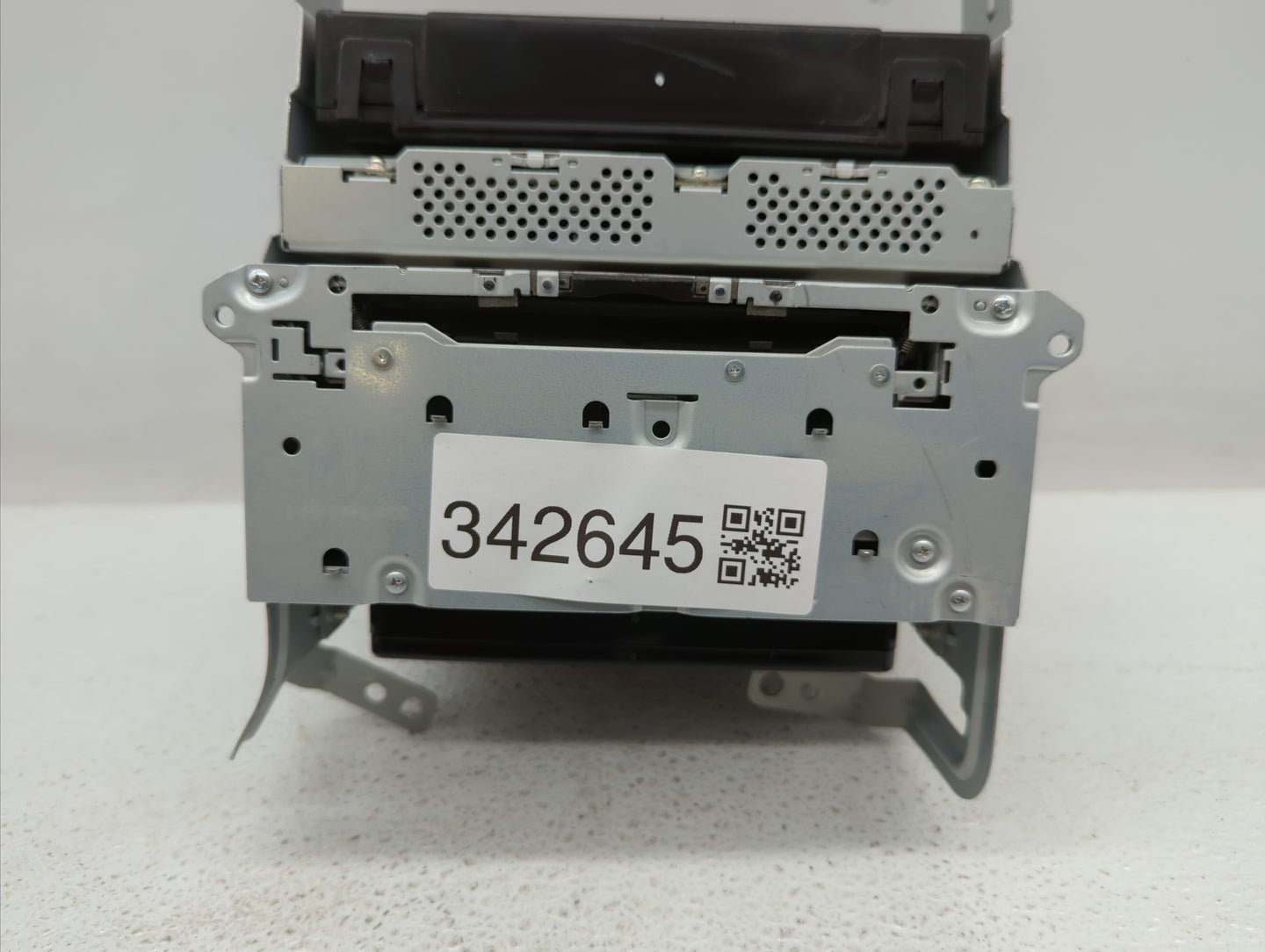 2014-2018 Infiniti Q50 Am Fm Cd Player Radio Receiver - Oemusedautoparts1.com