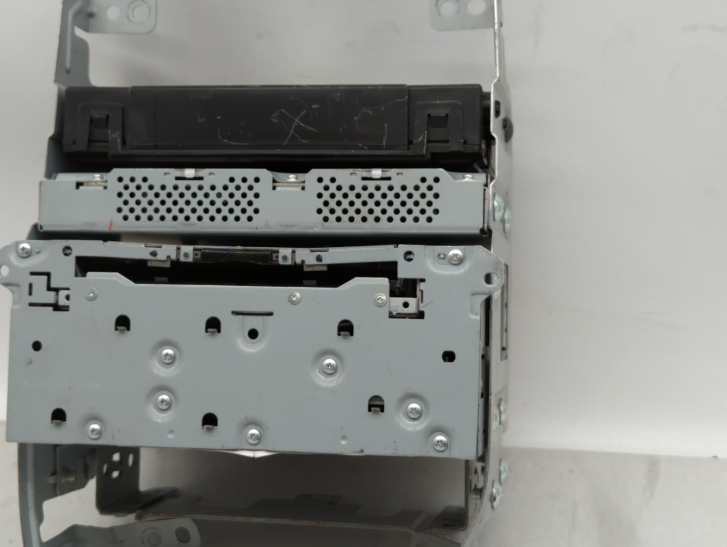 2014-2018 Infiniti Q50 Am Fm Cd Player Radio Receiver - Oemusedautoparts1.com