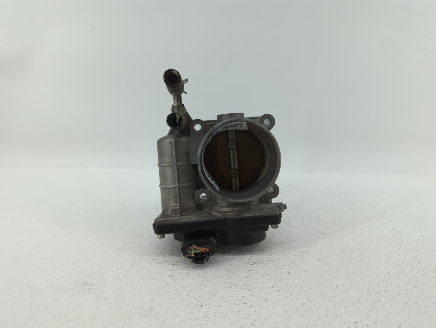 2014-2018 Infiniti Q50 Throttle Body P/N:RME60-16 526-01 Fits OEM Used Auto Parts - Oemusedautoparts1.com