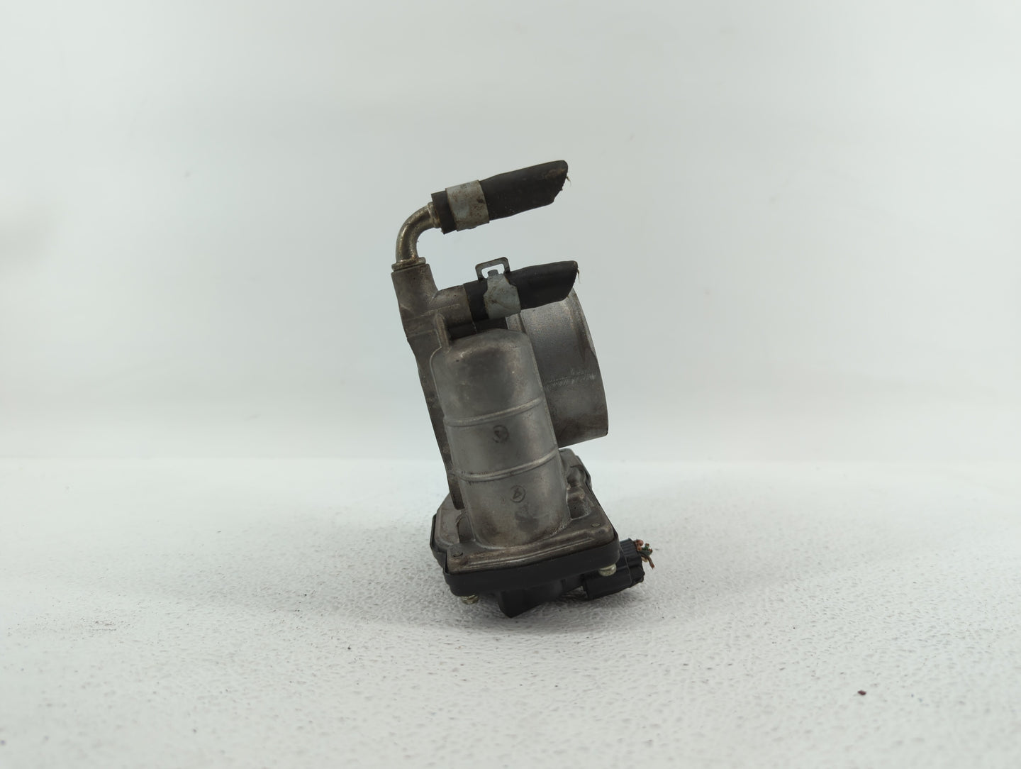 2014-2018 Infiniti Q50 Throttle Body P/N:RME60-16 526-01 Fits OEM Used Auto Parts - Oemusedautoparts1.com