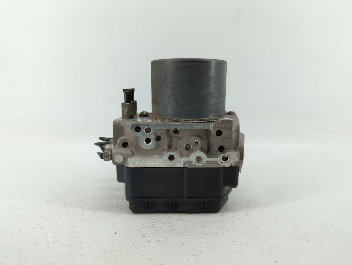 2014-2015 Infiniti Q50 ABS Pump Control Module Replacement P/N:47660 4GE1D Fits Fits 2014 2015 OEM Used Auto Parts - Oemused