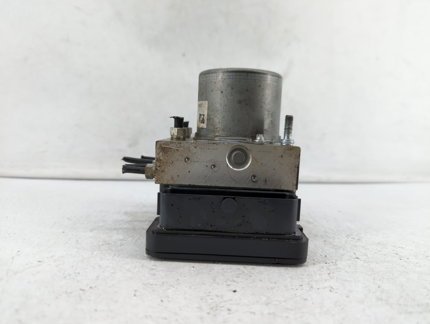 2015 Infiniti Q50 ABS Pump Control Module Replacement P/N:44540-06270 47660 4GA0C Fits OEM Used Auto Parts - Oemusedautopart
