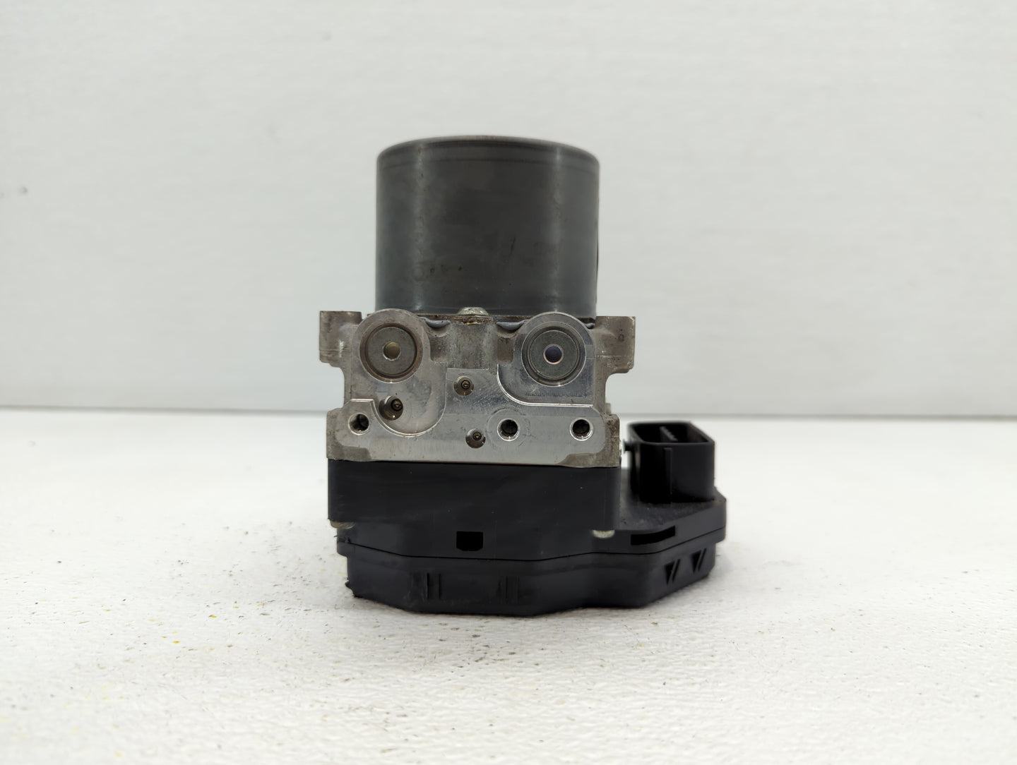 2014-2015 Infiniti Q50 ABS Pump Control Module Replacement P/N:47660 4GB1A 133800-5810 Fits Fits 2014 2015 OEM Used Auto Par