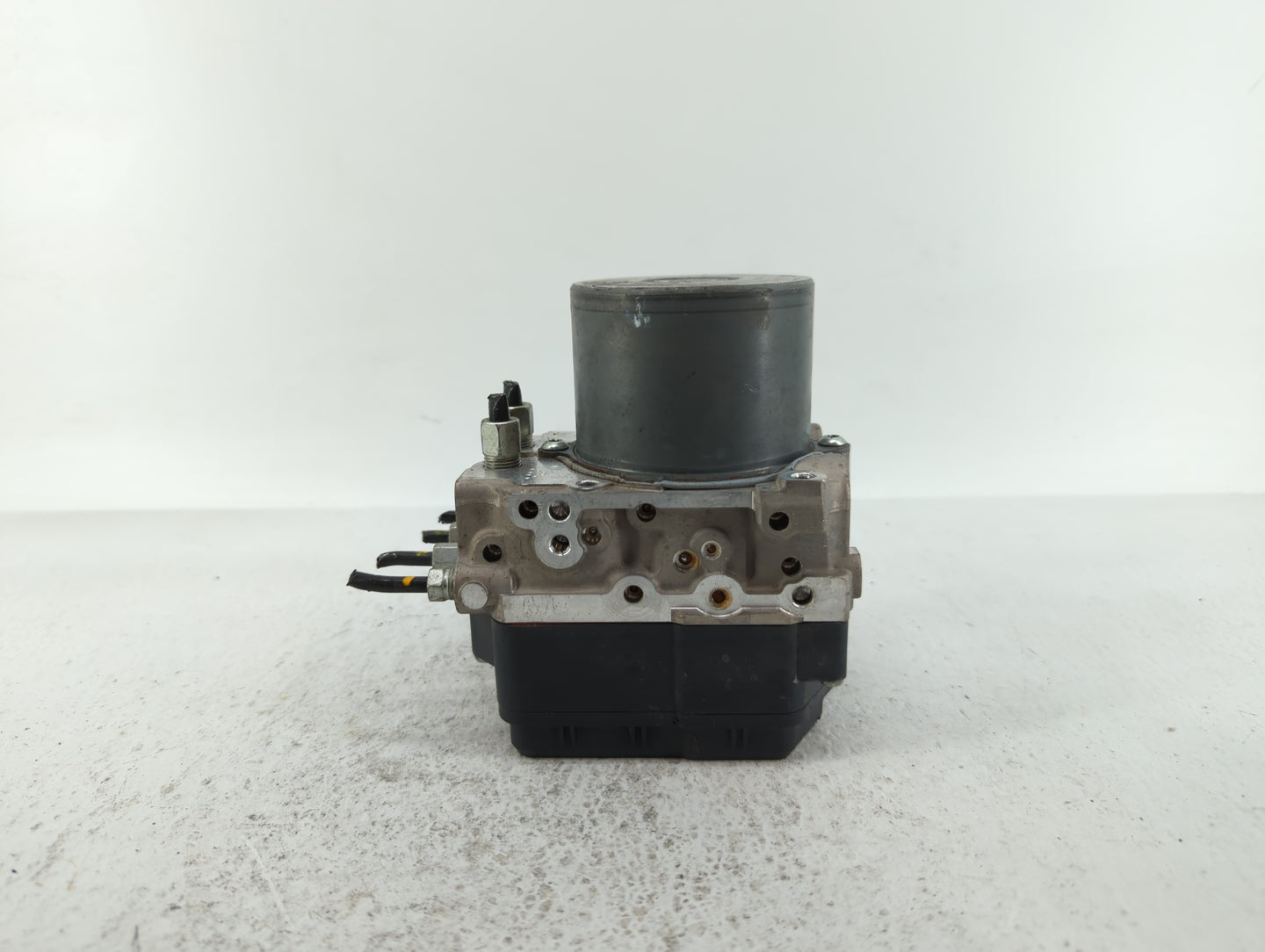 2014-2015 Infiniti Q50 ABS Pump Control Module Replacement P/N:47660 4GB1A Fits Fits 2014 2015 OEM Used Auto Parts - Oemused