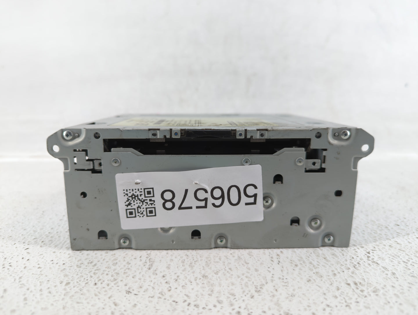 2014-2018 Infiniti Q50 Am Fm Cd Player Radio Receiver - Oemusedautoparts1.com