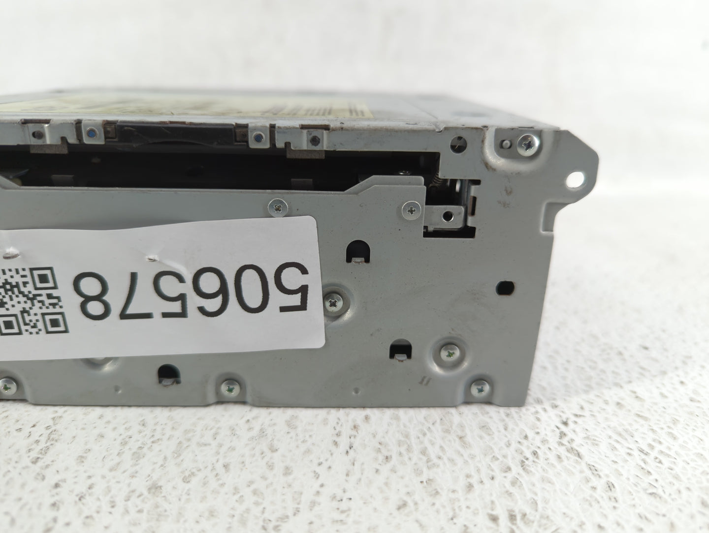 2014-2018 Infiniti Q50 Am Fm Cd Player Radio Receiver - Oemusedautoparts1.com