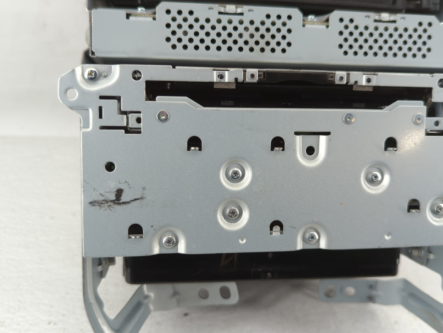 2014-2018 Infiniti Q50 Am Fm Cd Player Radio Receiver - Oemusedautoparts1.com
