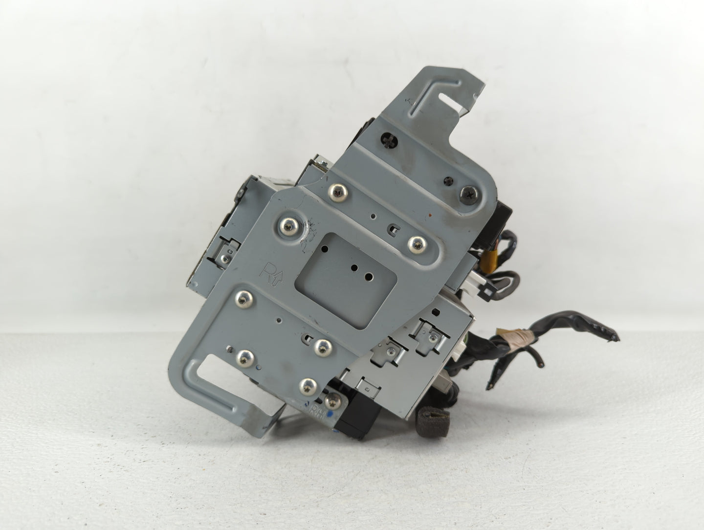 2014-2018 Infiniti Q50 Am Fm Cd Player Radio Receiver - Oemusedautoparts1.com