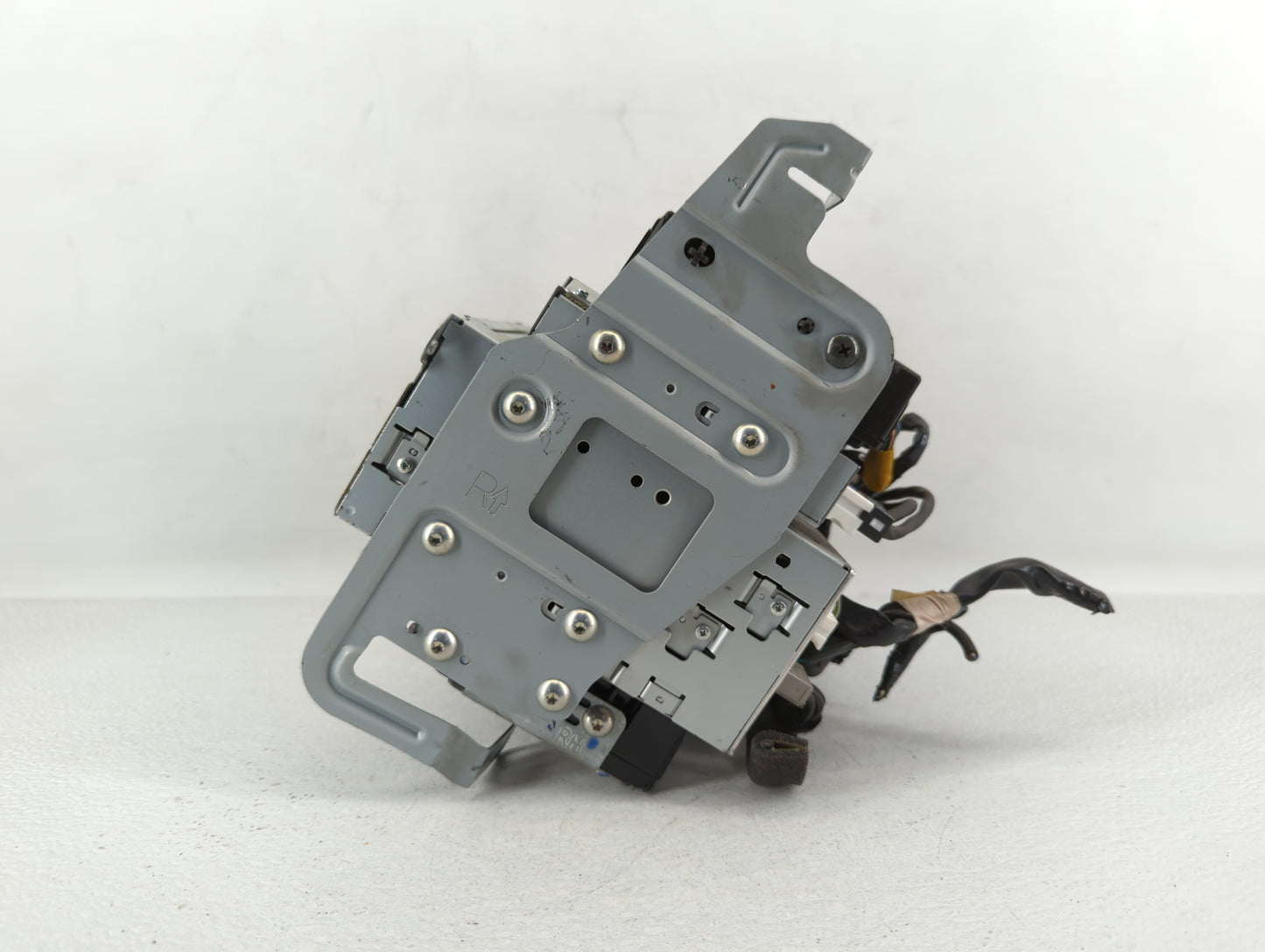 2014-2018 Infiniti Q50 Am Fm Cd Player Radio Receiver - Oemusedautoparts1.com