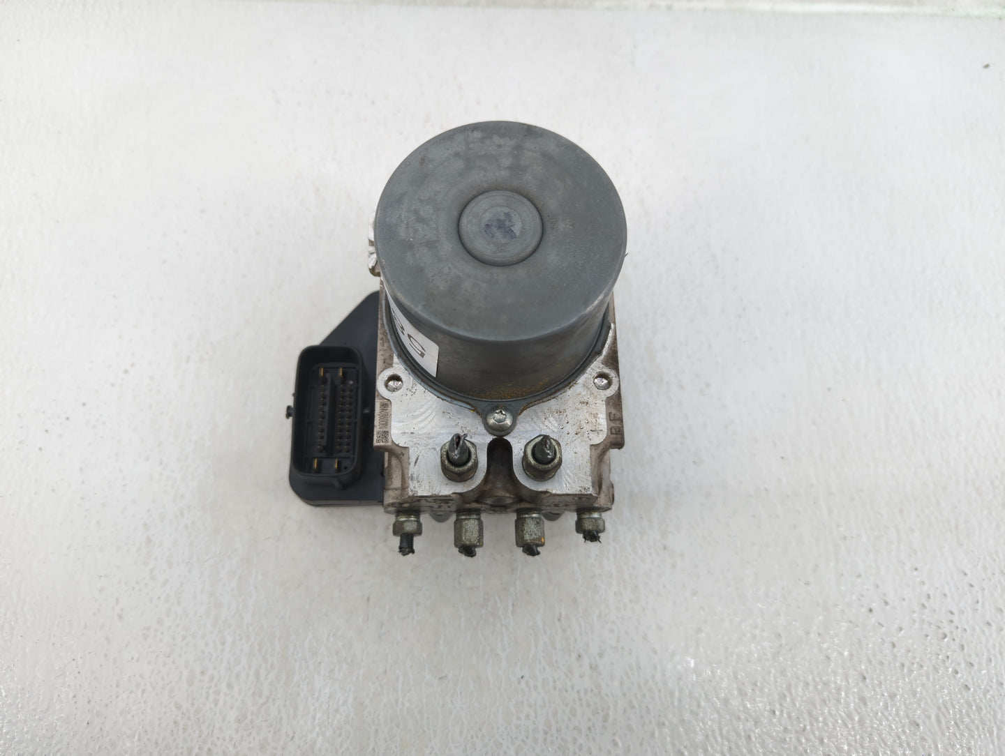 2014-2015 Infiniti Q50 ABS Pump Control Module Replacement P/N:47660-4GE1D 133800-5810 Fits Fits 2014 2015 OEM Used Auto Par