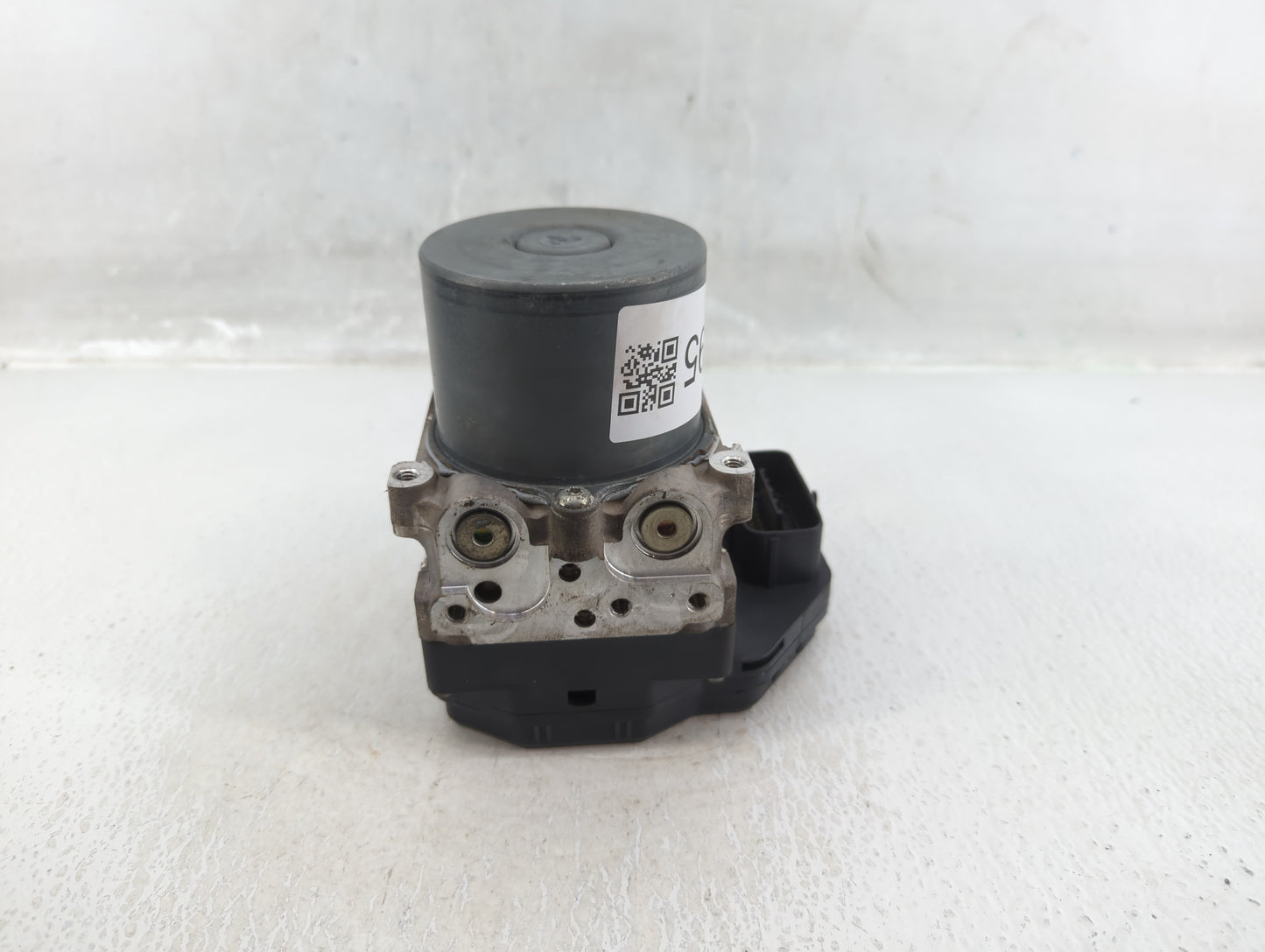 2014-2015 Infiniti Q50 ABS Pump Control Module Replacement P/N:47660-4GE1D 133800-5810 Fits Fits 2014 2015 OEM Used Auto Par
