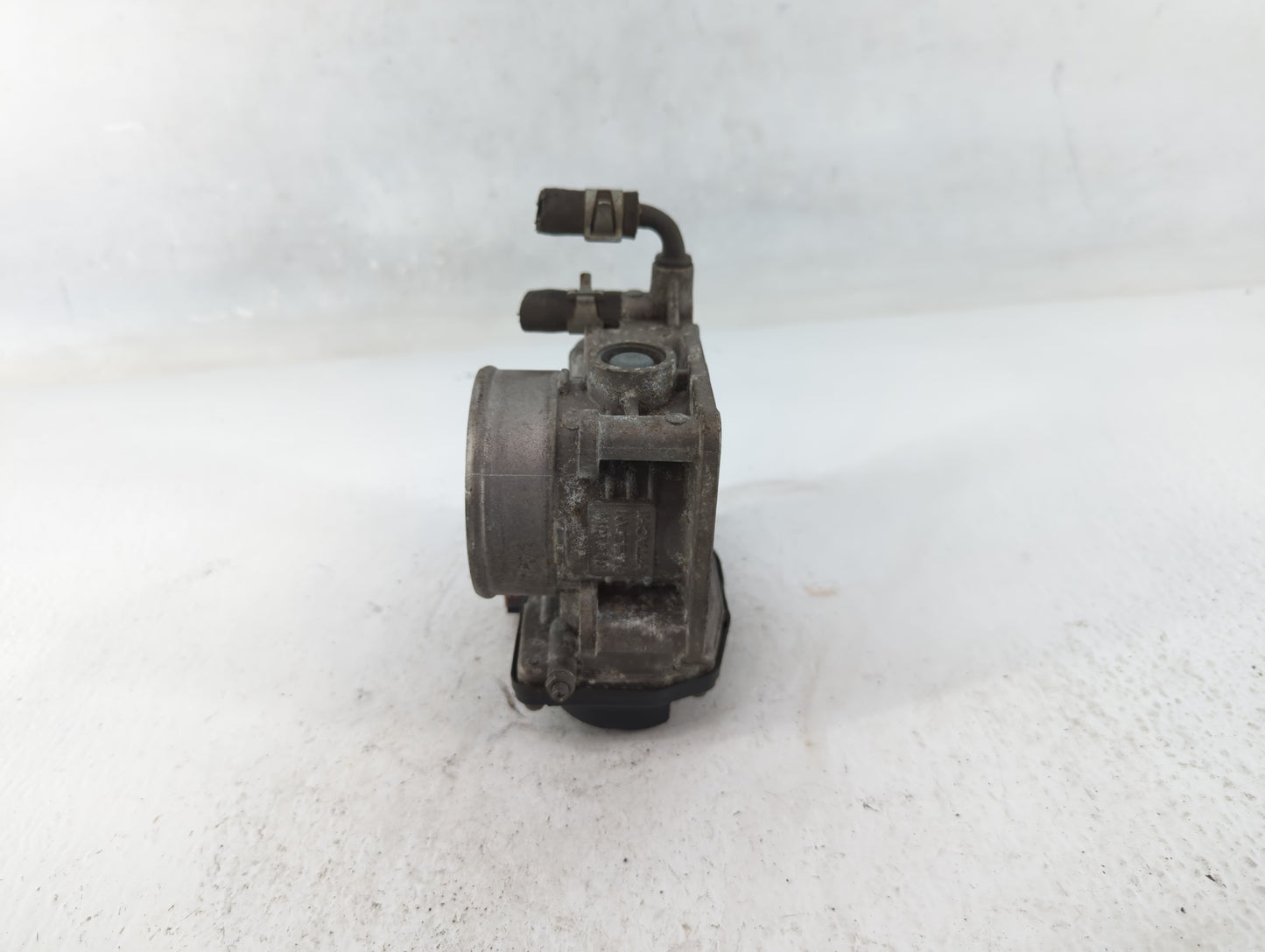 2014-2018 Infiniti Q50 Throttle Body P/N:4220H RME60-16 Fits OEM Used Auto Parts - Oemusedautoparts1.com