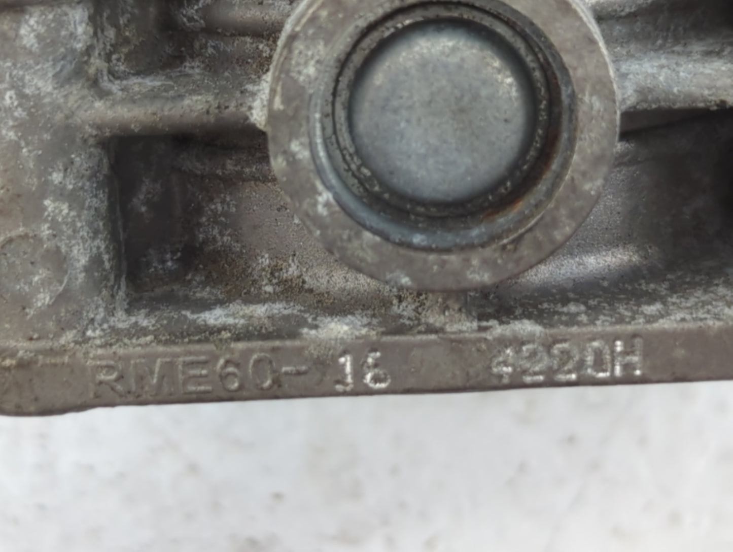 2014-2018 Infiniti Q50 Throttle Body P/N:4220H RME60-16 Fits OEM Used Auto Parts - Oemusedautoparts1.com