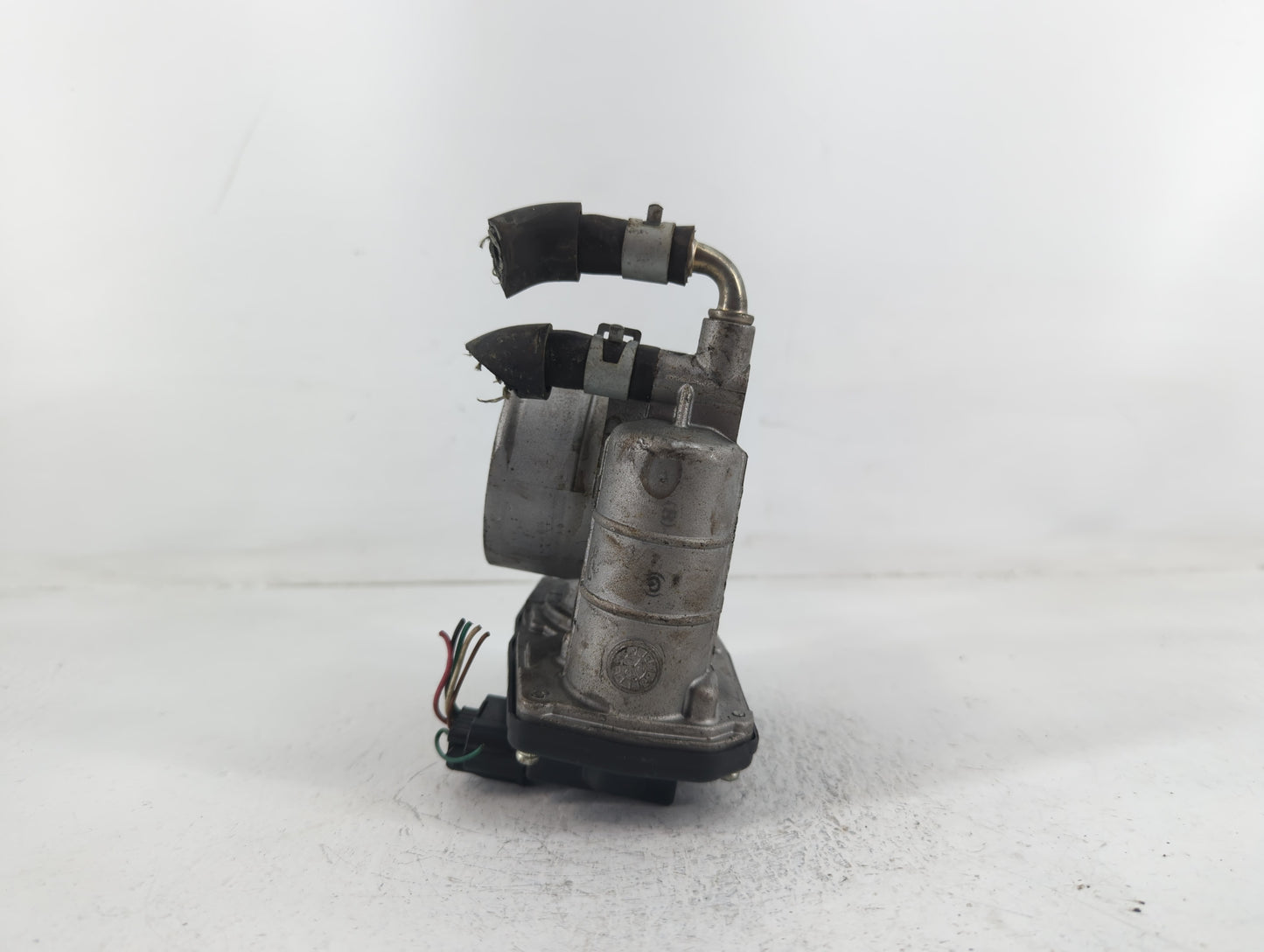 2014-2018 Infiniti Q50 Throttle Body P/N:4304 526-02 Fits OEM Used Auto Parts - Oemusedautoparts1.com