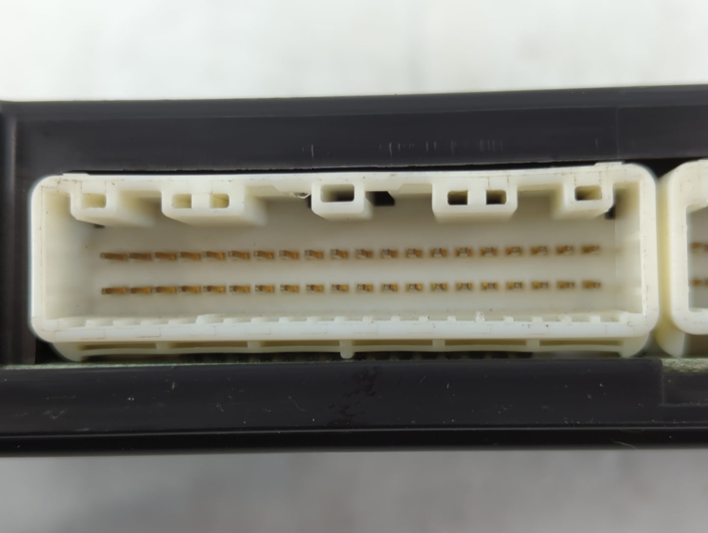 2014-2014 Infiniti Q50 Chassis Control Module Ccm Bcm Body Control - Oemusedautoparts1.com