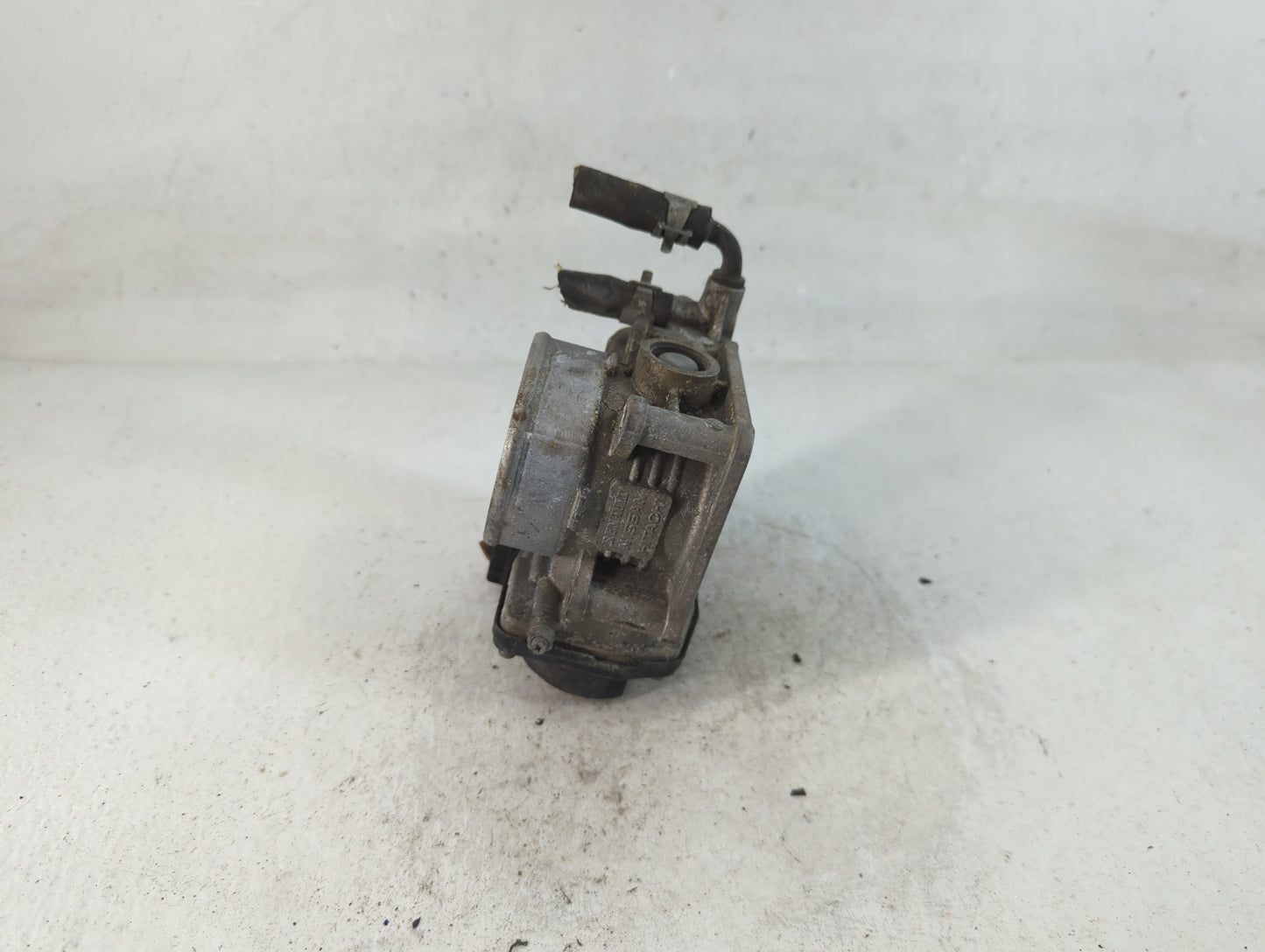 2014-2018 Infiniti Q50 Throttle Body P/N:4214H RME60-16 Fits OEM Used Auto Parts - Oemusedautoparts1.com