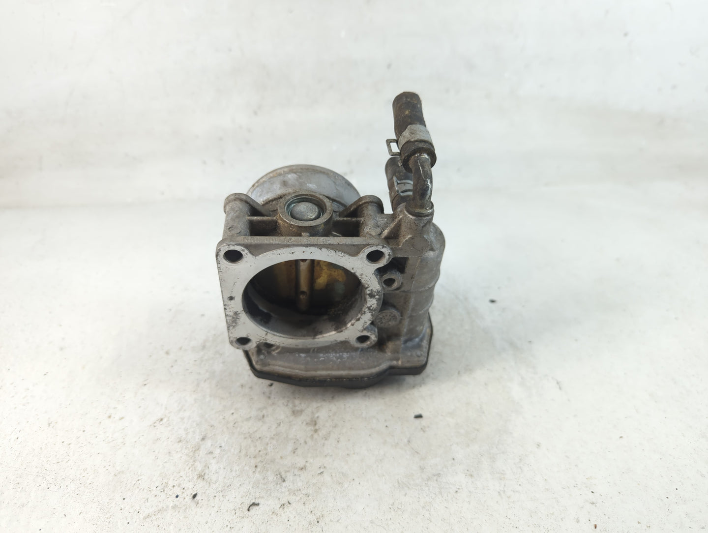 2014-2018 Infiniti Q50 Throttle Body P/N:4214H RME60-16 Fits OEM Used Auto Parts - Oemusedautoparts1.com