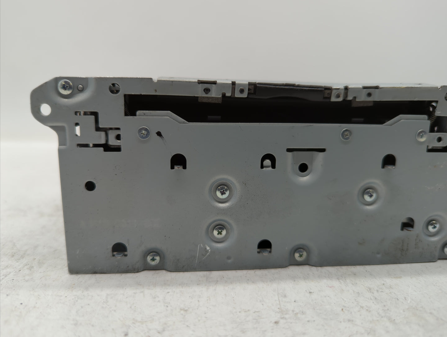 2014 Infiniti Q50 Radio AM FM Cd Player Receiver Replacement P/N:28330 4HB0B 28330 4HB0A Fits OEM Used Auto Parts - Oemuseda