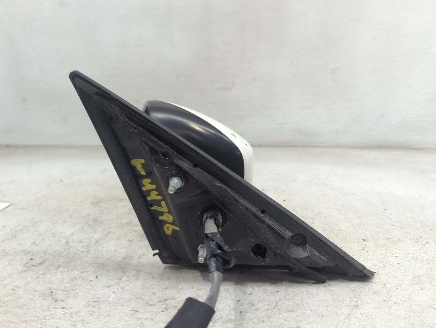 2014-2015 Infiniti Q60 Driver Side View Mirror - Left Door Mirror OEM Used - Oemusedautoparts1.com
