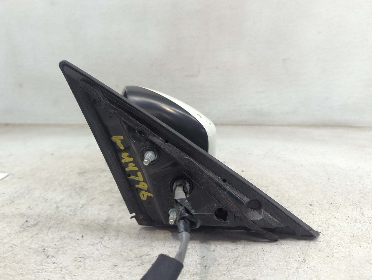 2014-2015 Infiniti Q60 Driver Side View Mirror - Left Door Mirror OEM Used - Oemusedautoparts1.com