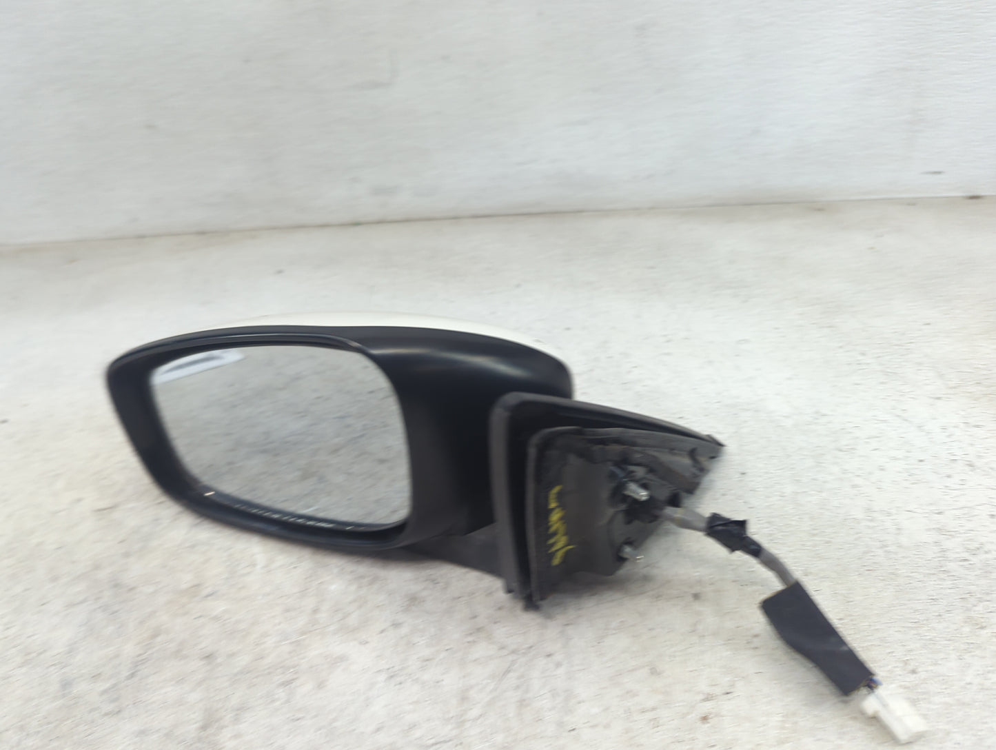 2014-2015 Infiniti Q60 Driver Side View Mirror - Left Door Mirror OEM Used - Oemusedautoparts1.com