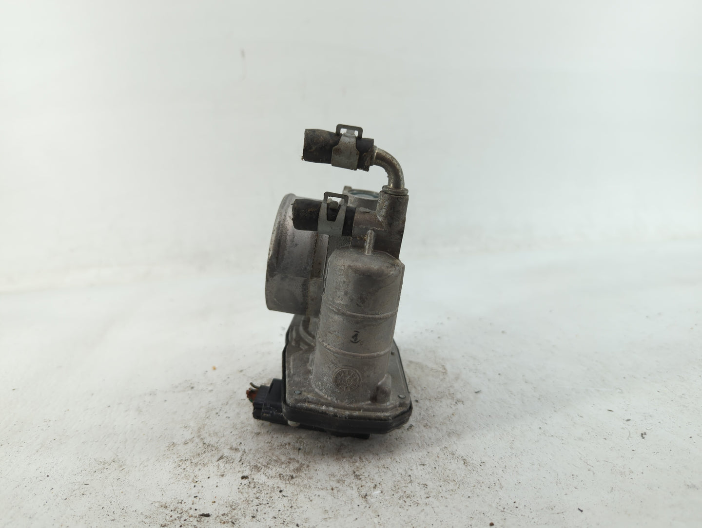2014-2019 Infiniti Q70 Throttle Body P/N:RME60-21 RME60-16 Fits OEM Used Auto Parts - Oemusedautoparts1.com